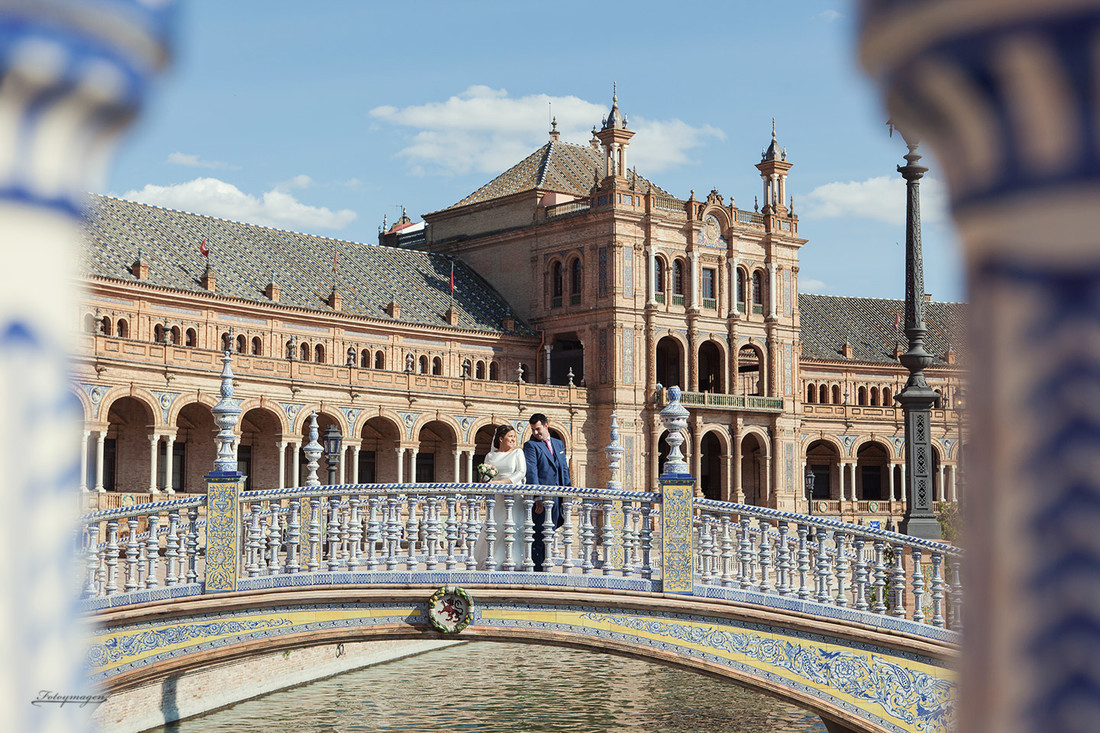 FOTOYMAGEN-Antonio-e-Inma-Sevilla-Plaza-España--Bodas--Novios2