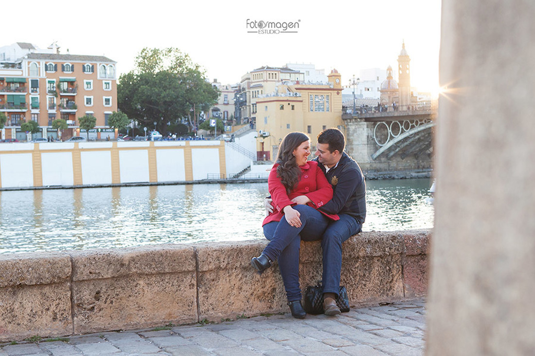 FOTOYMAGEN-Inma-y-Antonio-Preboda-Boda-Magia-Sevilla-Giralda-Triana-Juderia-Marchena-(1b)
