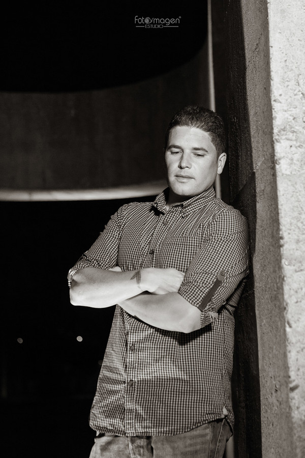 FOTOYMAGEN-Gonzalo-y-MariLuz-PrebodaTriana-PuenteTriana-LuzEspecial-Sevilla-(5)