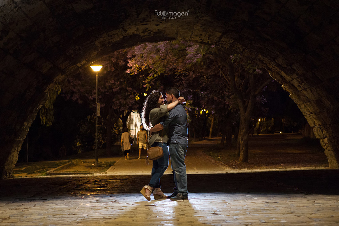 FOTOYMAGEN-Gonzalo-y-MariLuz-PrebodaTriana-PuenteTriana-LuzEspecial-Sevilla-(6)