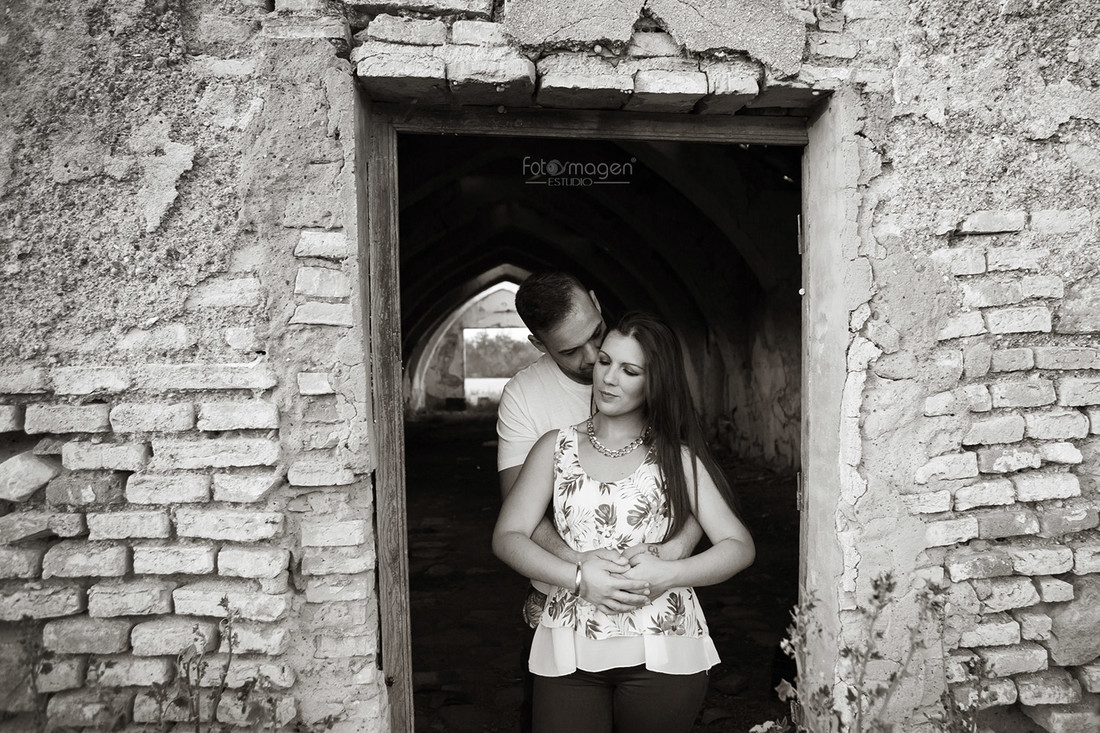 FOTOYMAGEN-PreBoda-Jenni-y-Luis-+-Hijos-Arahal-Cortijo-Mejillan-PreBoda-Natural-(5)