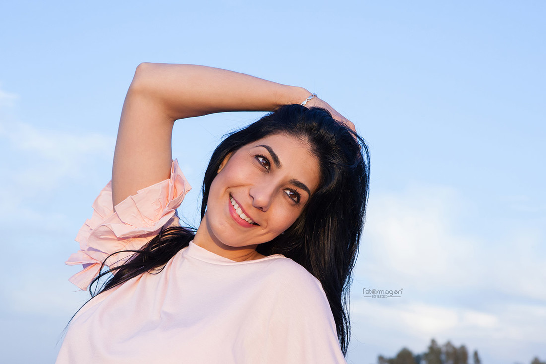 FOTOYMAGEN-PreBoda-Belen-y-Adri-Campo-de-trigo-Girasoles-Sevilla-Marchena-Campina-Sevillana-FotosNaturales-(15)