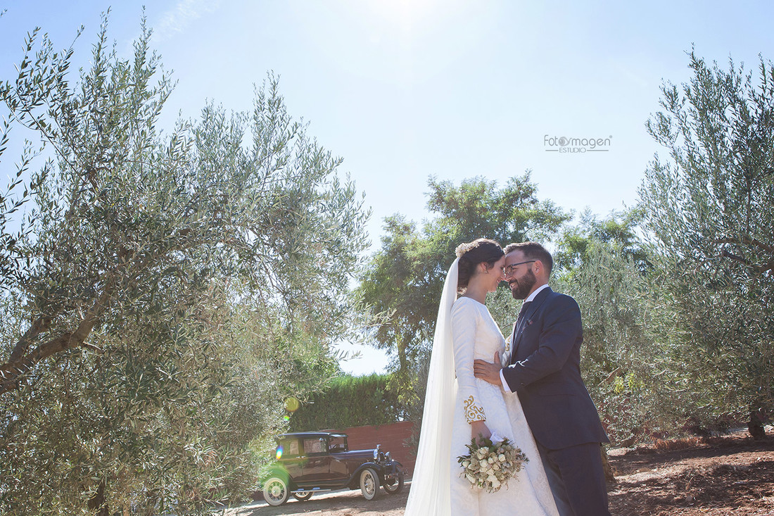 FOTOYMAGEN-Boda-Mariano-y-Rosy-Fotos-naturales-Marchena-Casa-Ave-Maria-Hacienda-Molino-La-Boticaria-(1)