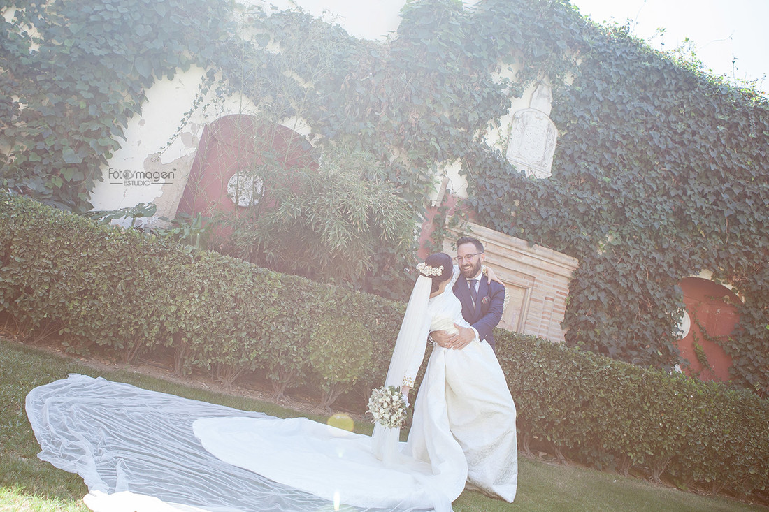 FOTOYMAGEN-Boda-Mariano-y-Rosy-Fotos-naturales-Marchena-Casa-Ave-Maria-Hacienda-Molino-La-Boticaria-(4)