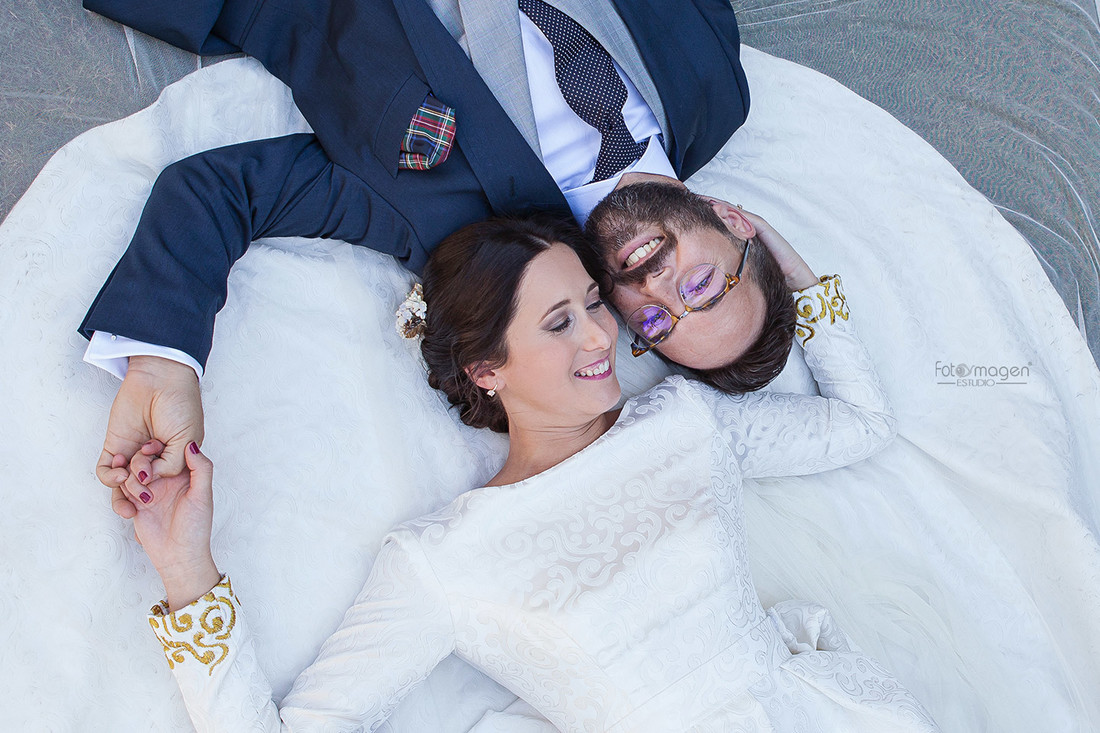 FOTOYMAGEN-Boda-Mariano-y-Rosy-Fotos-naturales-Marchena-Casa-Ave-Maria-Hacienda-Molino-La-Boticaria-(5)