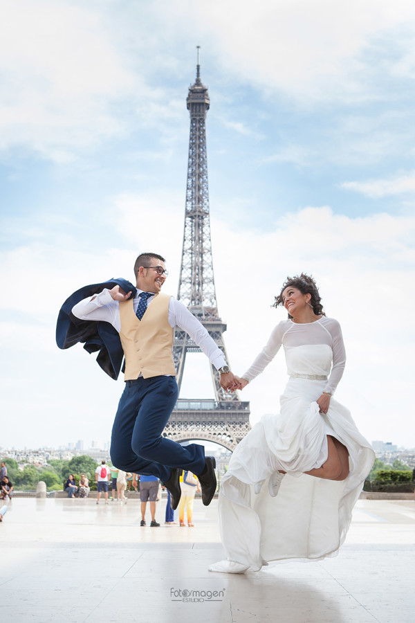 FOTOYMAGEN-Boda-Migue-y-Leni-Arahal-Arache-Los-Barreros-Paris-Torre-Eiffel-Fotos-Originales-y-Diferentes-(5)