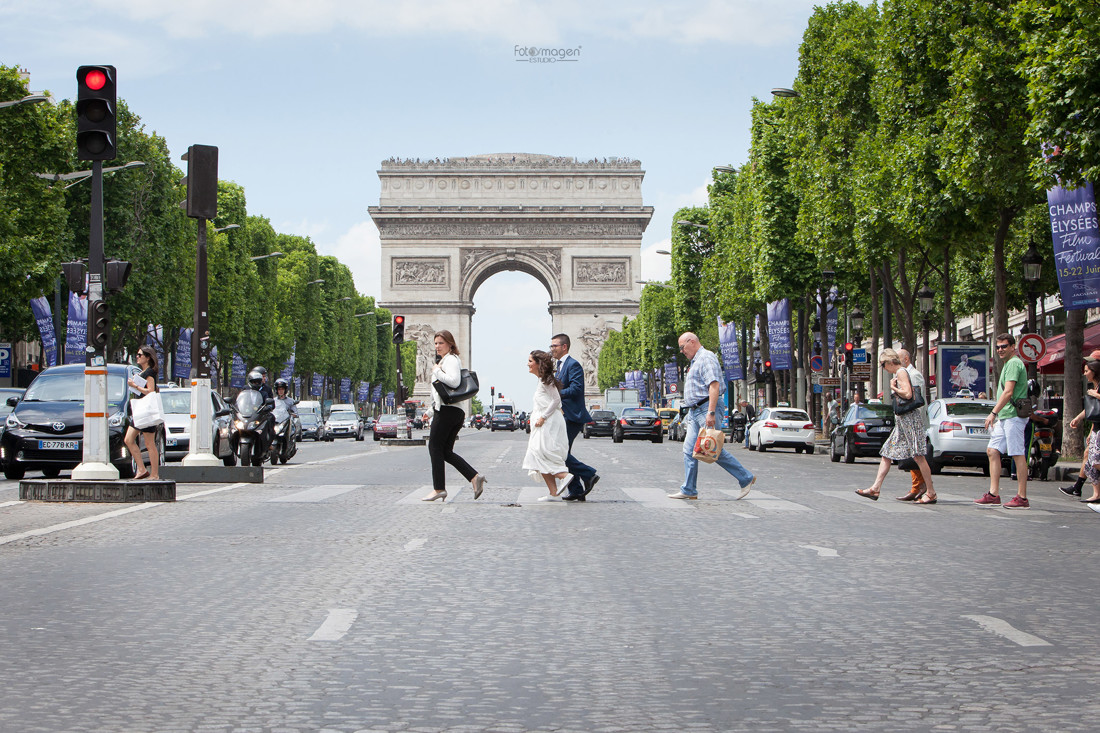 FOTOYMAGEN-Boda-Migue-y-Leni-Arahal-Arache-Los-Barreros-Paris-Torre-Eiffel-Fotos-Originales-y-Diferentes-Divertidas (4)