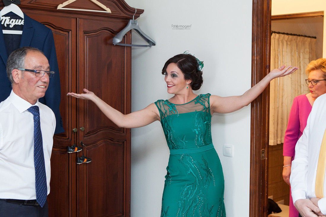 FOTOYMAGEN-Boda-Migue-y-Leni-Arahal-Arache-Los-Barreros-Paris-Torre-Eiffel-Fotos-Originales-y-Diferentes-Divertidas (7)