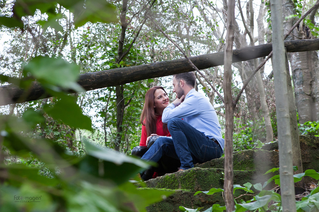 FOTOYMAGEN-PreBoda-Maricarmen-y-Adri-Boda-Marchena-Parque-Oromana-Fotos-Naturales-y-Frescas-(2)