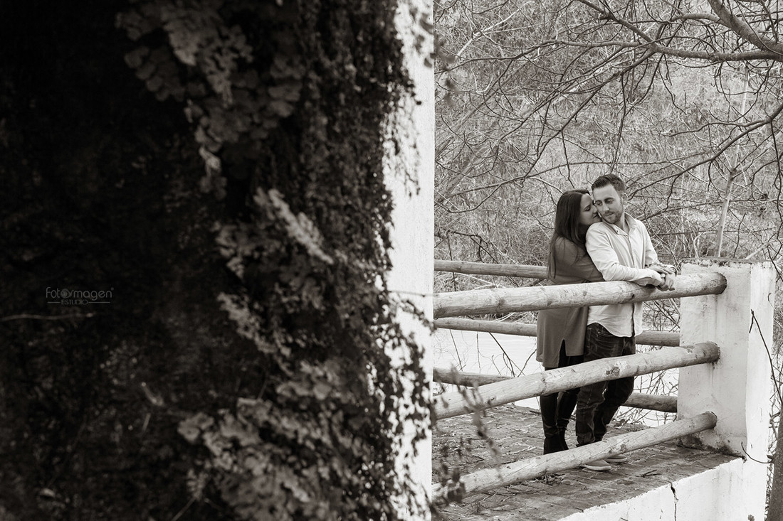 FOTOYMAGEN-PreBoda-Maricarmen-y-Adri-Boda-Marchena-Parque-Oromana-Fotos-Naturales-y-Frescas-(9)