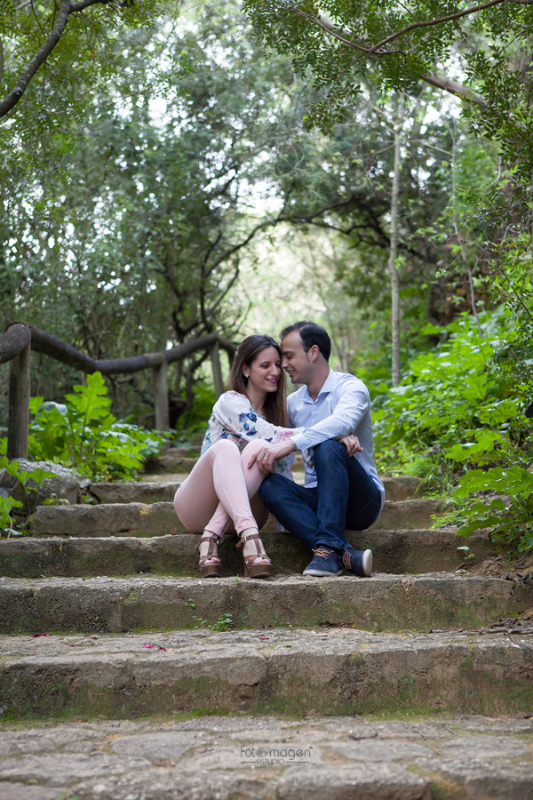 FOTOYMAGEN-PreBoda-Rocio-y-Juan-Boda-Marchena-Parque-Oromana-Fotos-Naturales-y-Frescas-(4)