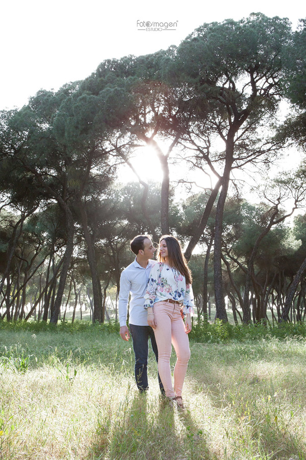 FOTOYMAGEN-PreBoda-Rocio-y-Juan-Boda-Marchena-Parque-Oromana-Fotos-Naturales-y-Frescas-(5)