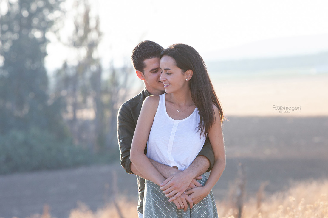 FOTOYMAGEN-PreBoda-Isabel-y-Jose-Eulalio-Boda-Marchena-Campo-Cortijo-San-Jose-Fotos-Naturales-y-Frescas-(1)