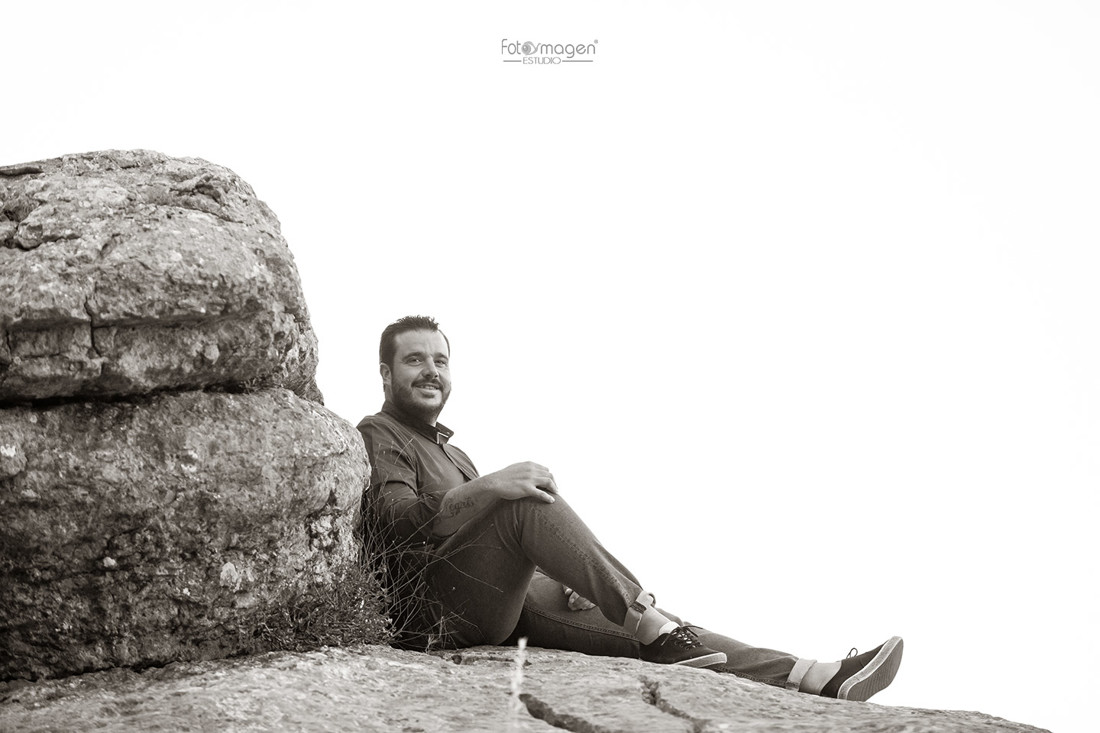 FOTOYMAGEN-Preboda-Raquel-y-Antonio-Torcal-de-Antequera-El-Trocal-Bodas-Marchena-Momentos-Magicos-Fotos-Naturales-Fotografo-de-Bodas-(5)