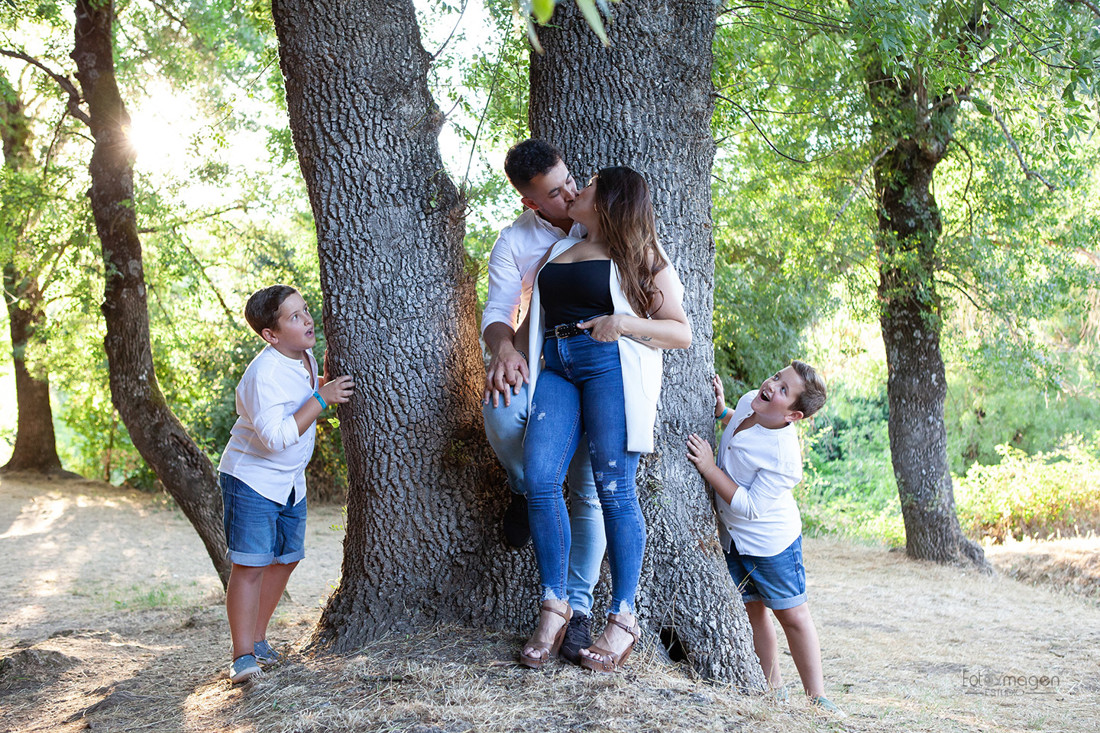 FOTOYMAGEN-Preboda-Rocio-y-Rafa-Rivera-del-Hueznar-Cataratas-Nacimeinto-del-Hueznar-Bodas-Arahal-Momentos--Fotos-Naturales-Fotografo-de-Bodas-(3)