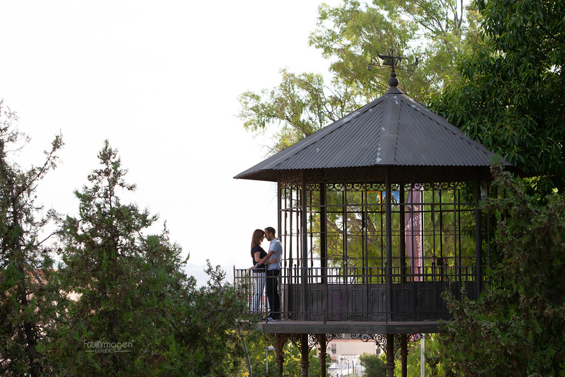 FOTOYMAGEN-Preboda-Mariloli-y-Jose-Carlos-Viñas-Preboda-en-Bodegas-Jerez-Bodas-Marchena-Momentos-Magicos-Fotos-Naturales-Fotografo-de-Bodas-(3)