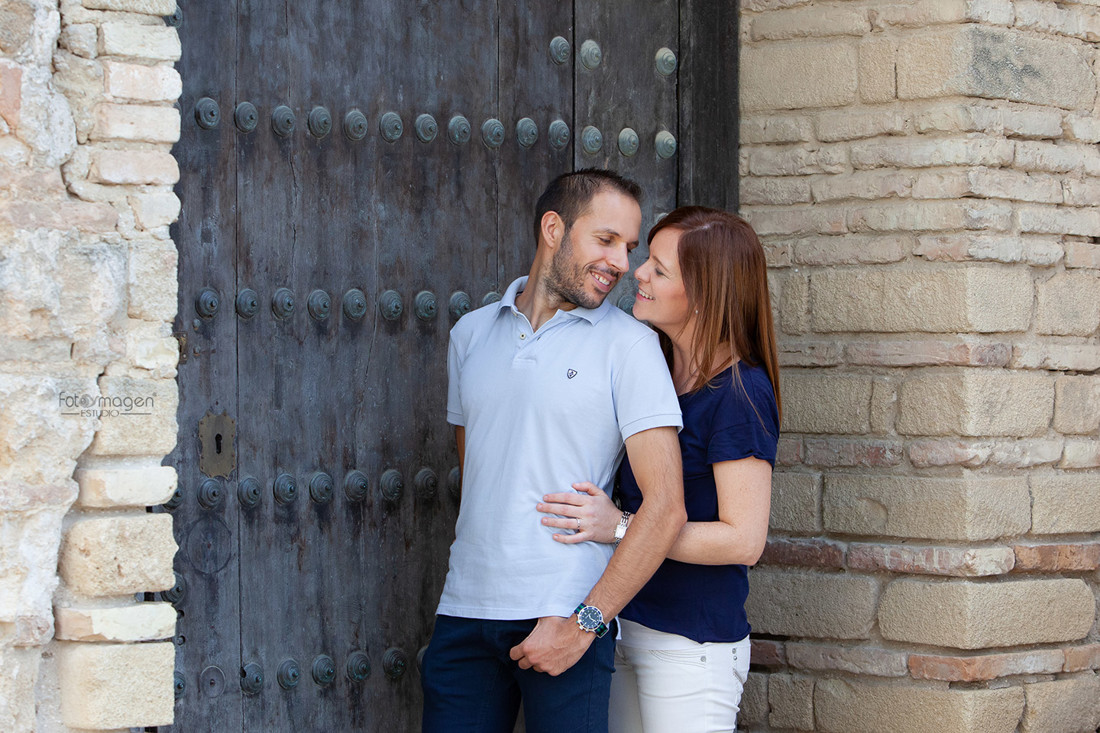 FOTOYMAGEN-Preboda-Mariloli-y-Jose-Carlos-Viñas-Preboda-en-Bodegas-Jerez-Bodas-Marchena-Momentos-Magicos-Fotos-Naturales-Fotografo-de-Bodas-(3B)