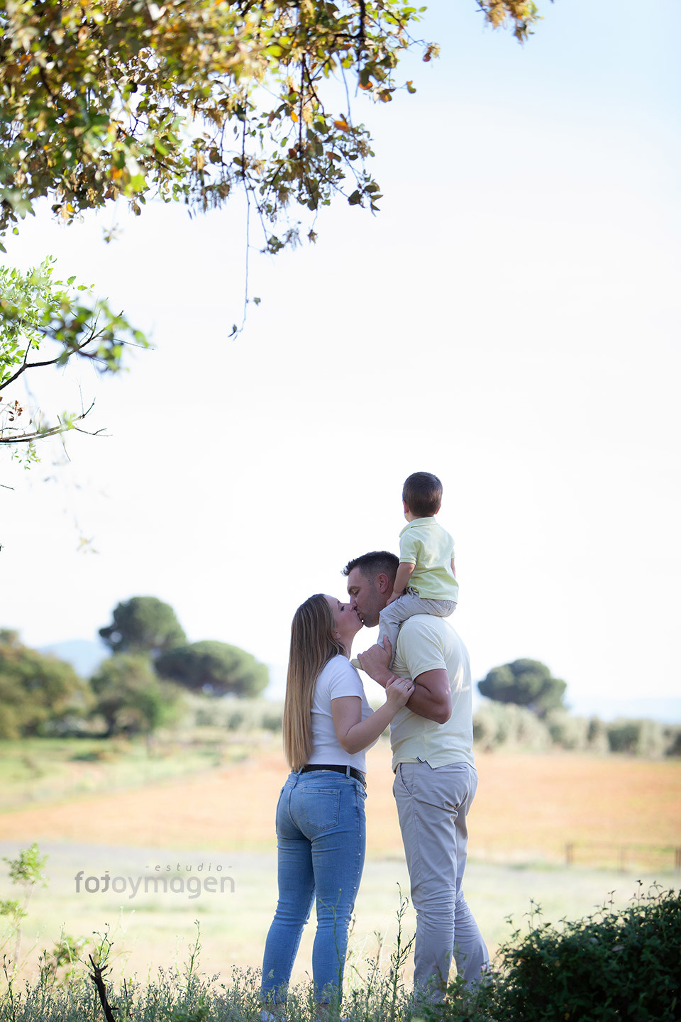 FOTOYMAGEN-PrebodaLidia-y-Perea-Amigos-Risas-Juegos-Monte-Palacios-Arahal-(5)